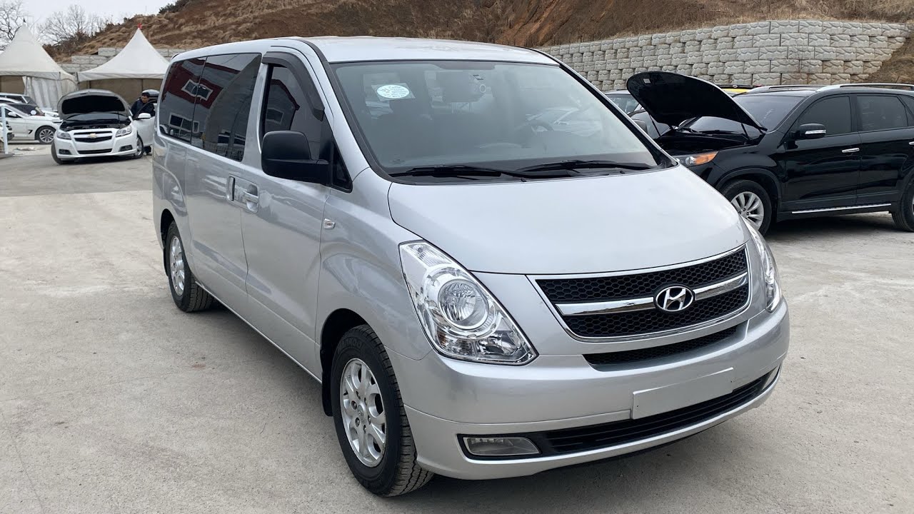 Hyundai H1 Silver